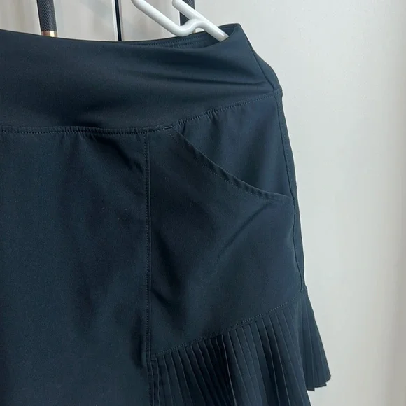Mondetta Black Pleated Skirt, size med - Picture 4 of 5